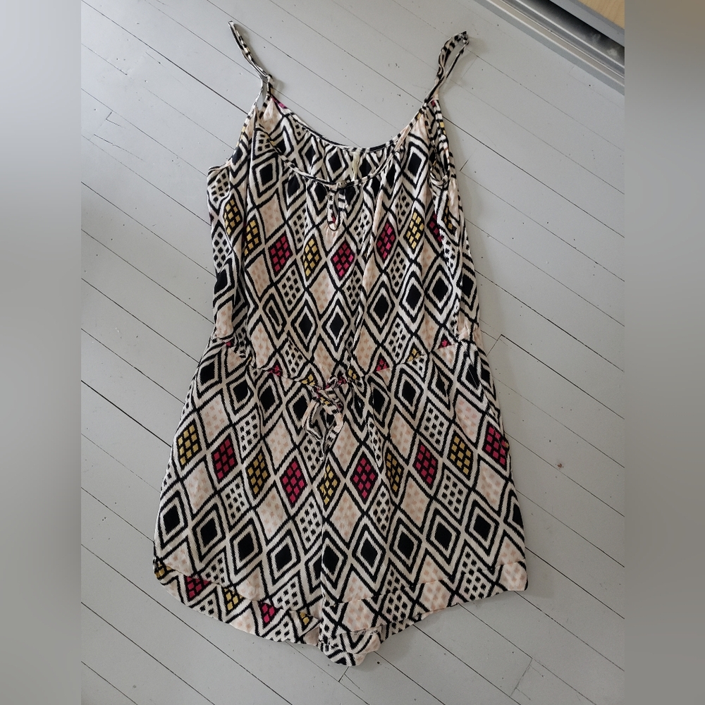 2010s Romper - Picture 2 of 6
